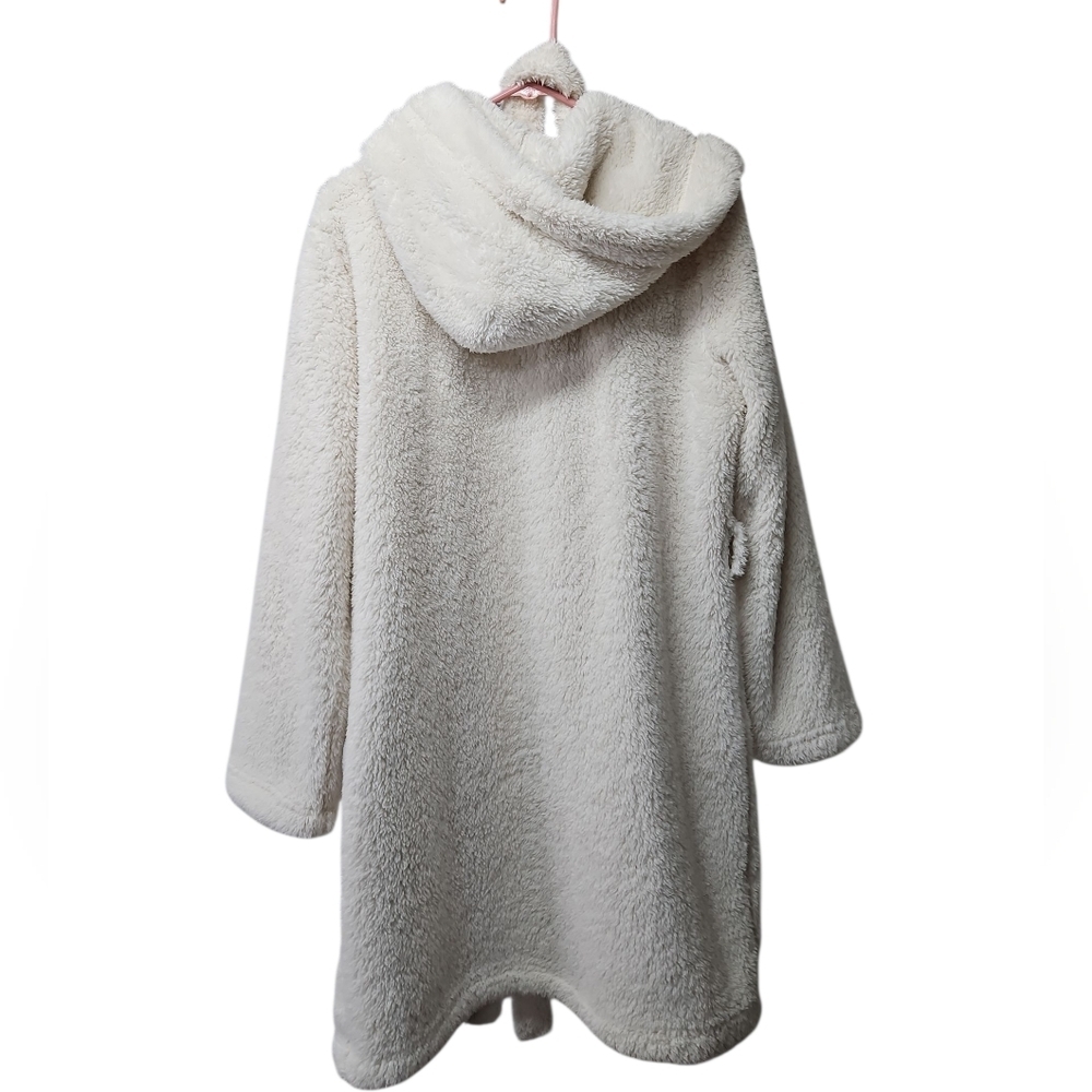 UGG White Fleece Hooded Robe w/ Belt Fluffy Sz Med Womens - Picture 2 of 8